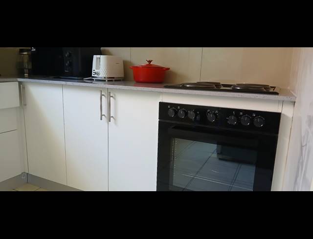 2 BEDROOM FLAT FOR SALE IN THE WOLDS